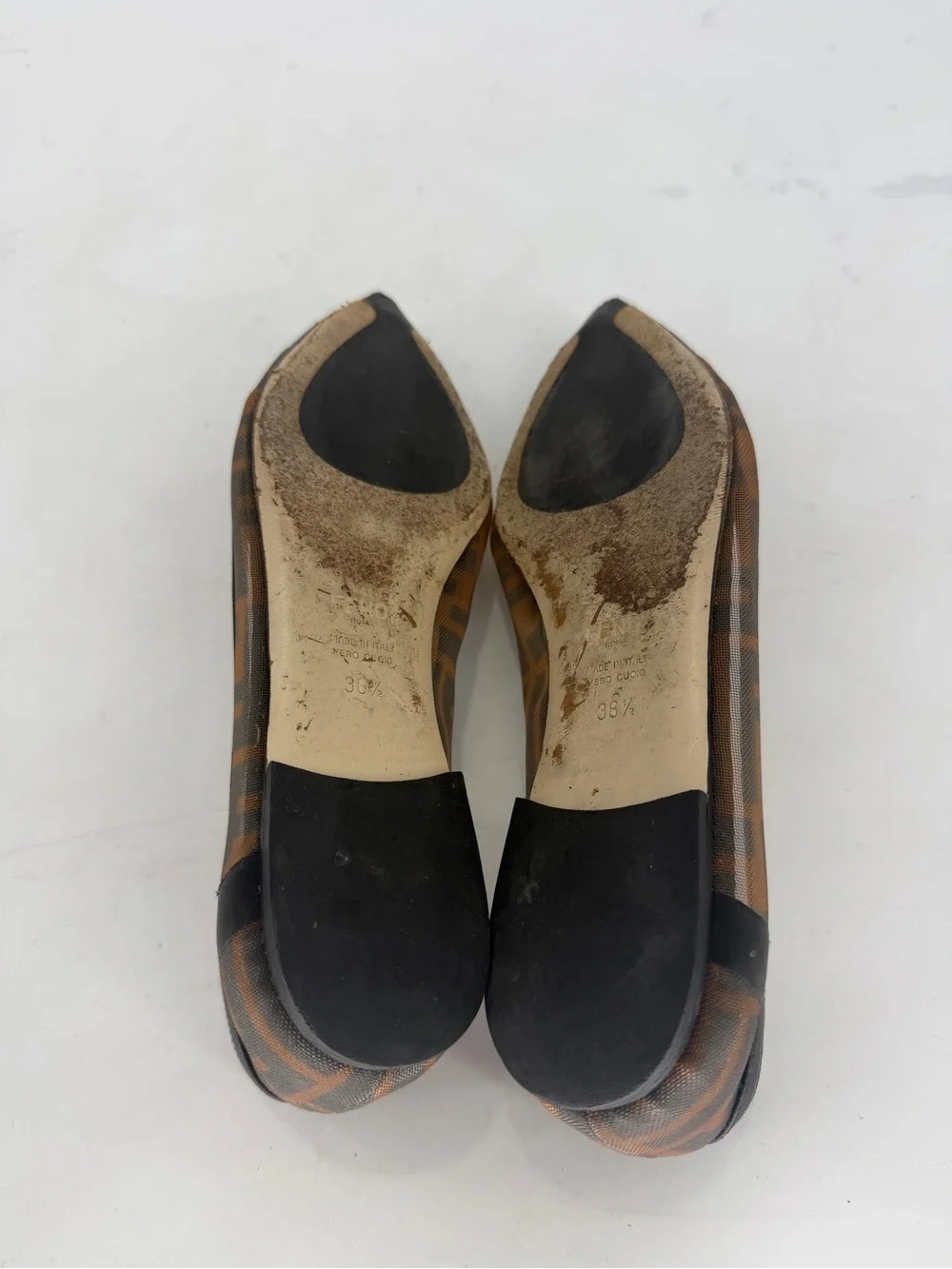 Fendi Colibrì Leather Ballet Flats in Brown/Black Size 38.5